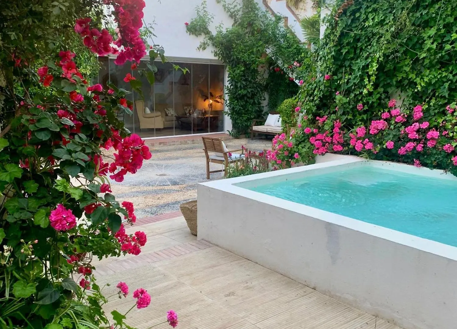 Patios Del Agua Bed & Breakfast El Puerto de Santa Maria